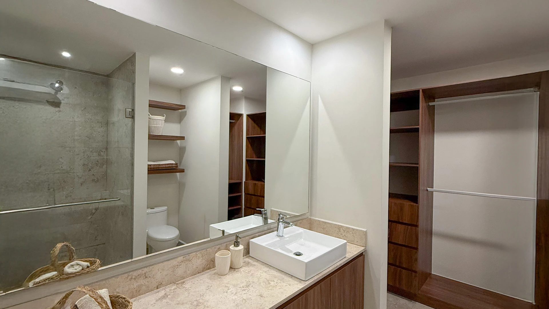 Espacios exteriores Zelva44