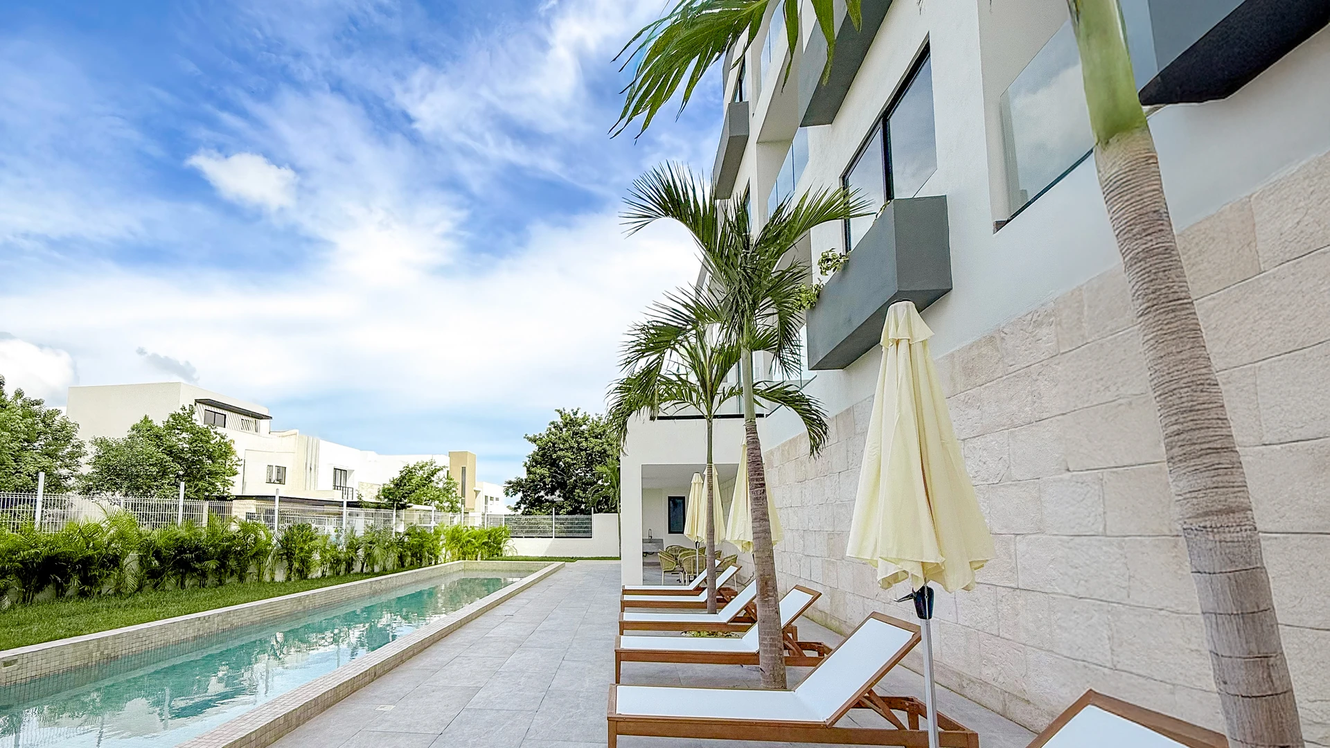 Área de camastros y descanso