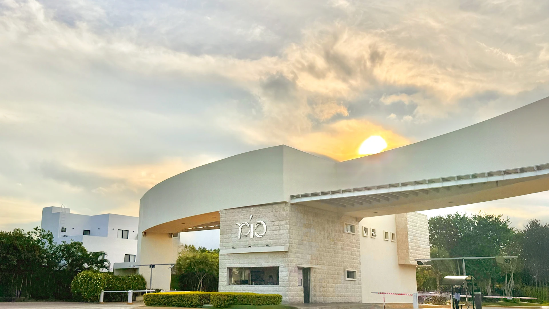 Caseta junto al río